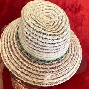 Eugenia Kim hat